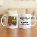 A kandalló melege semmi a tesóim szeretetéhez képest – tesós bögre 2–5 hátulról rajzolt nővel a kandalló előtt