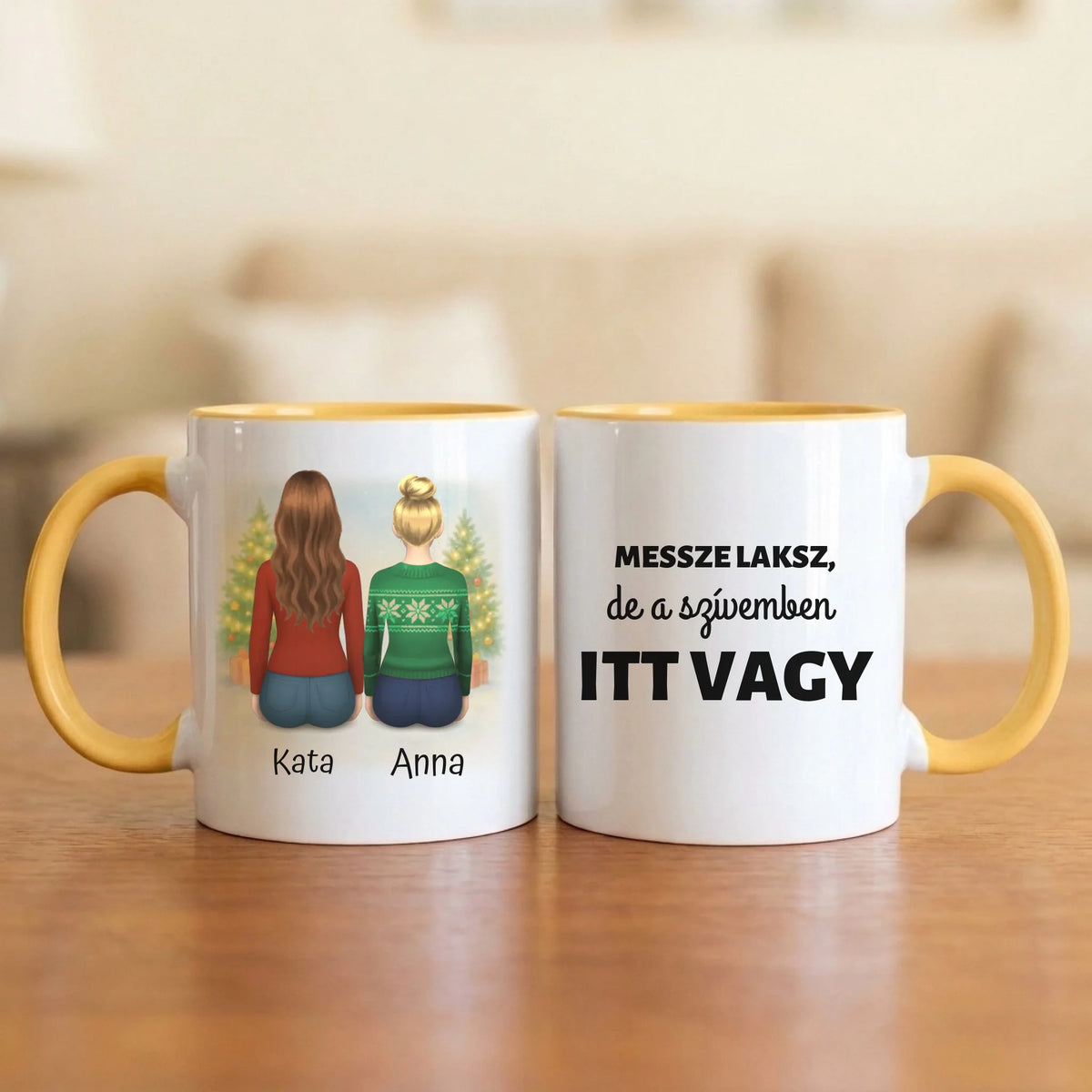 Messze laksz, de a szívemben itt vagy – barátnős bögre két hátulról rajzolt nővel, havas fenyőkkel