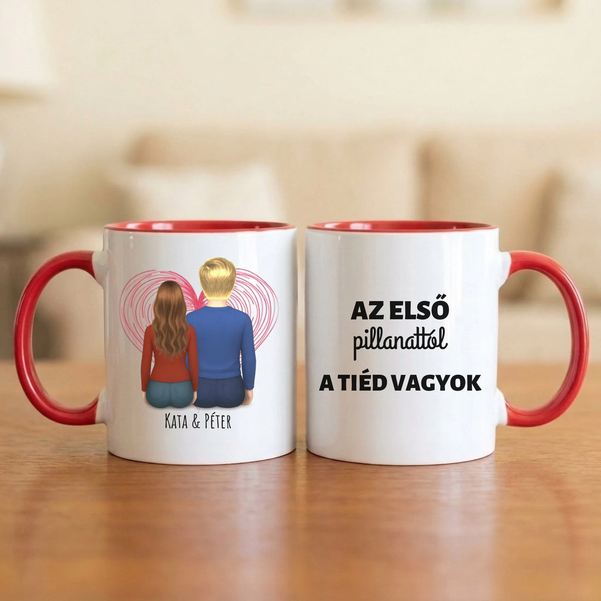 Az első pillanattól a tiéd vagyok – páros bögre hátulról rajzolt párral és ujjlenyomat-szívvel