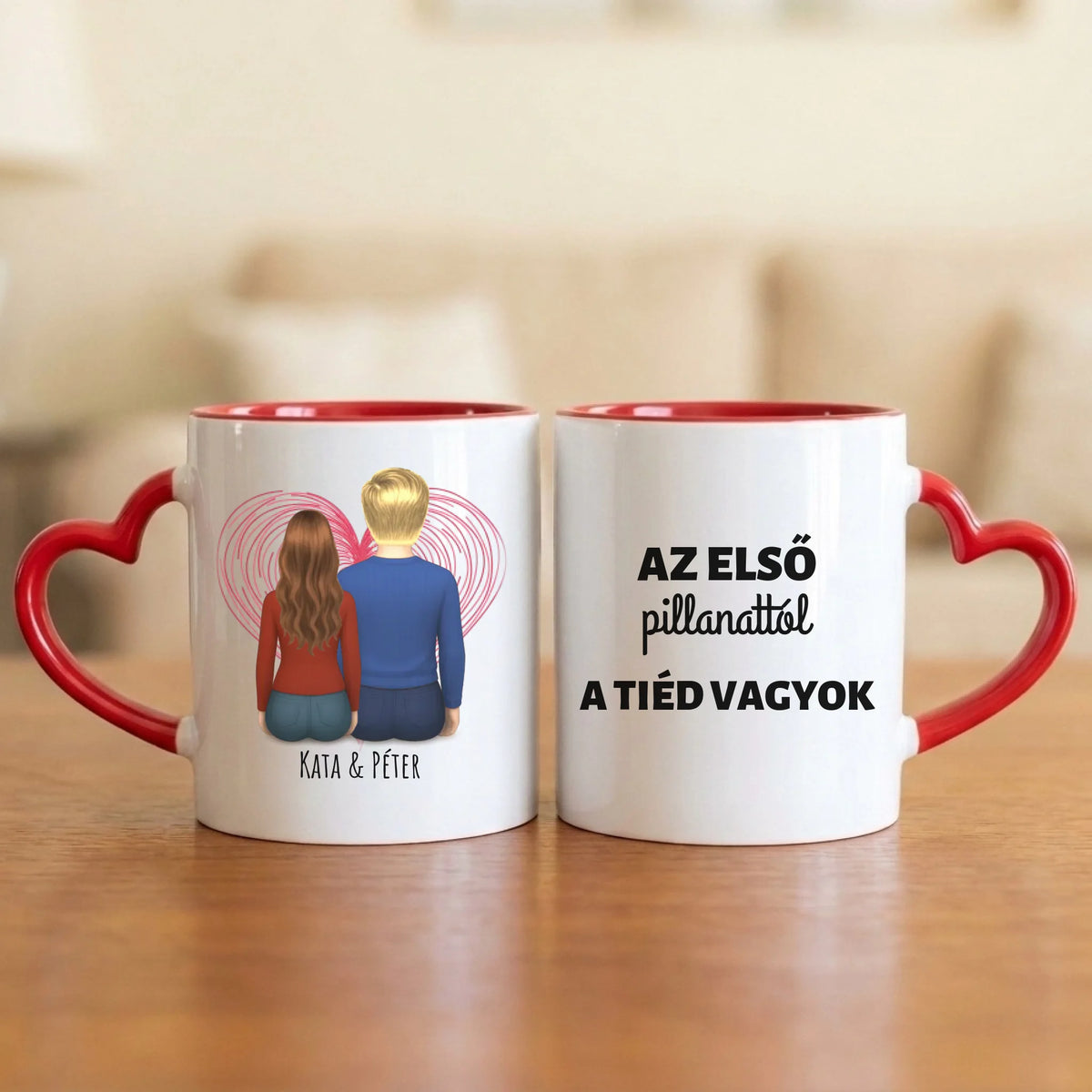 Az első pillanattól a tiéd vagyok – páros bögre hátulról rajzolt párral és ujjlenyomat-szívvel