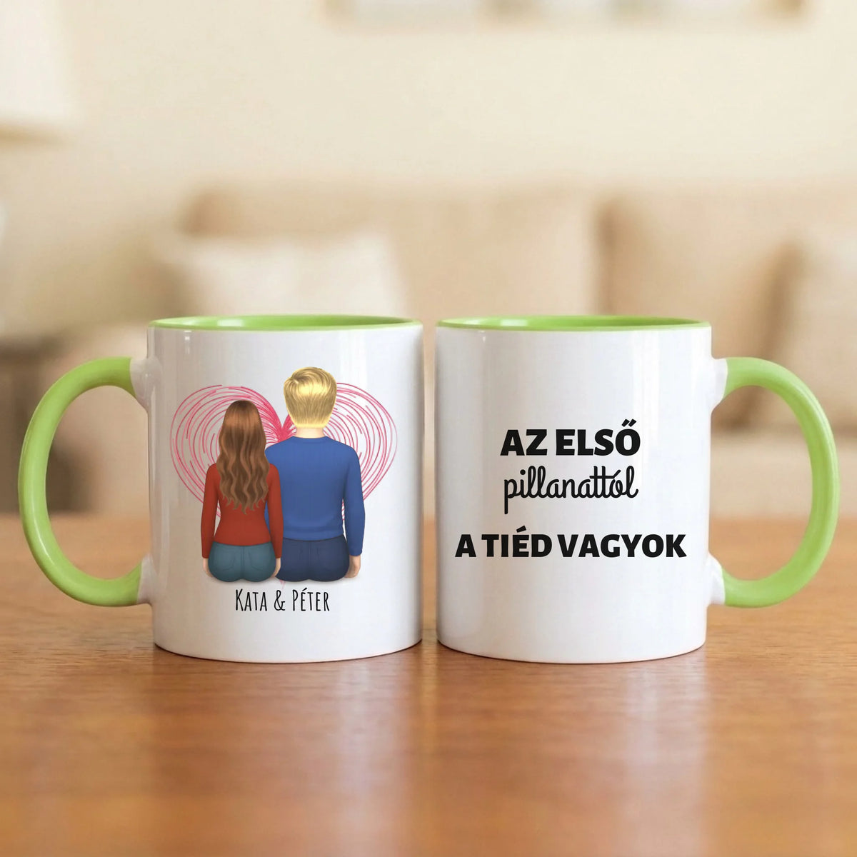 Az első pillanattól a tiéd vagyok – páros bögre hátulról rajzolt párral és ujjlenyomat-szívvel