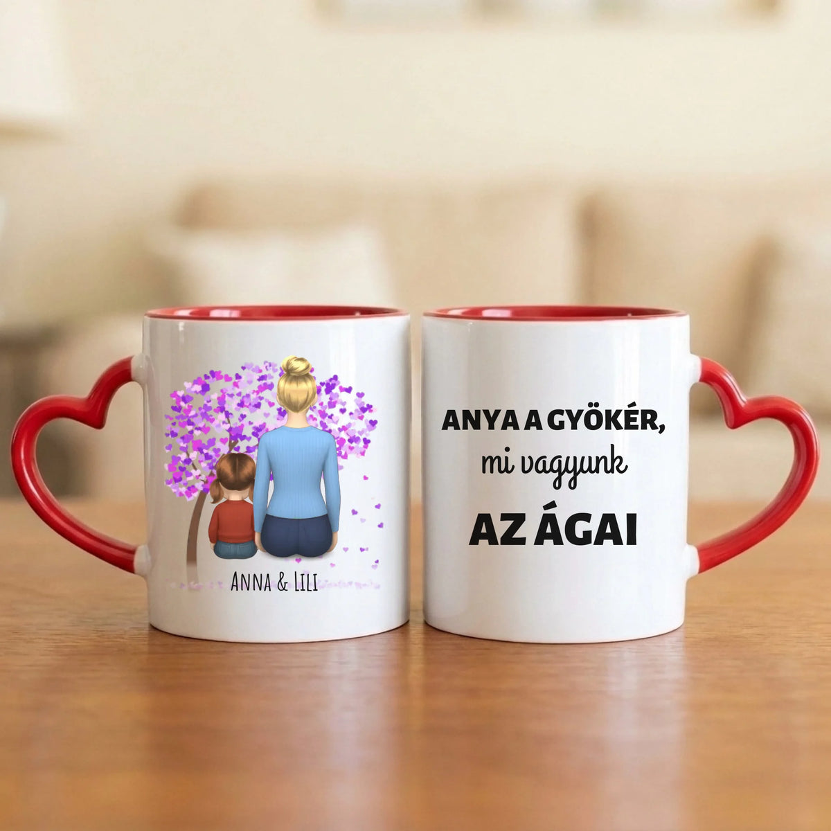 Anya a gyökér, mi vagyunk az ágai – anyás bögre hátulról rajzolt anyával és 1–4 gyerekkel, lila szívfa alatt