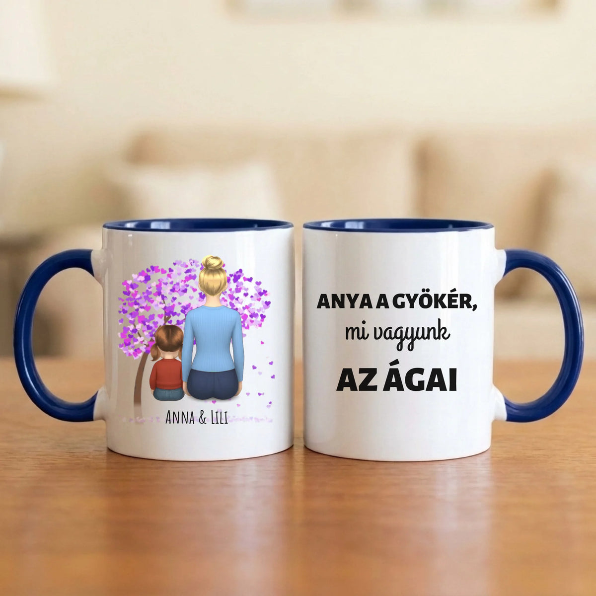 Anya a gyökér, mi vagyunk az ágai – anyás bögre hátulról rajzolt anyával és 1–4 gyerekkel, lila szívfa alatt