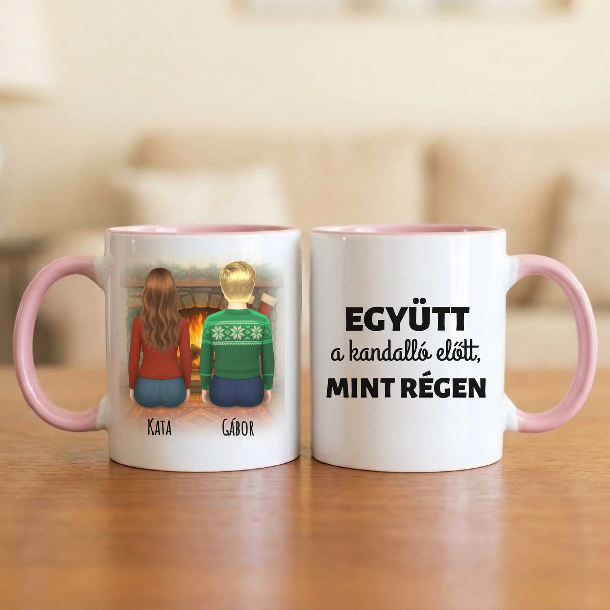 Együtt a kandalló előtt, mint régen – testvéres bögre 2–5 hátulról rajzolt figurával a kandalló előtt